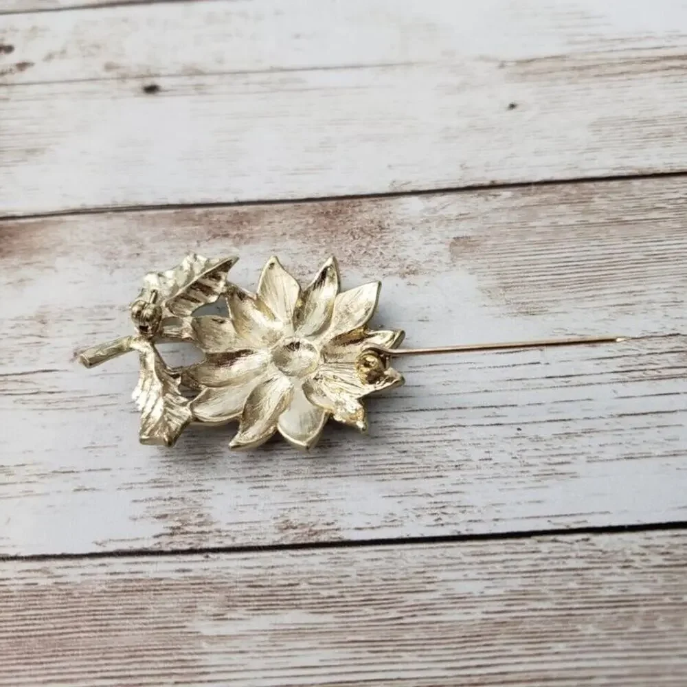 Vintage Brooch / Pin - Large Flower Statement